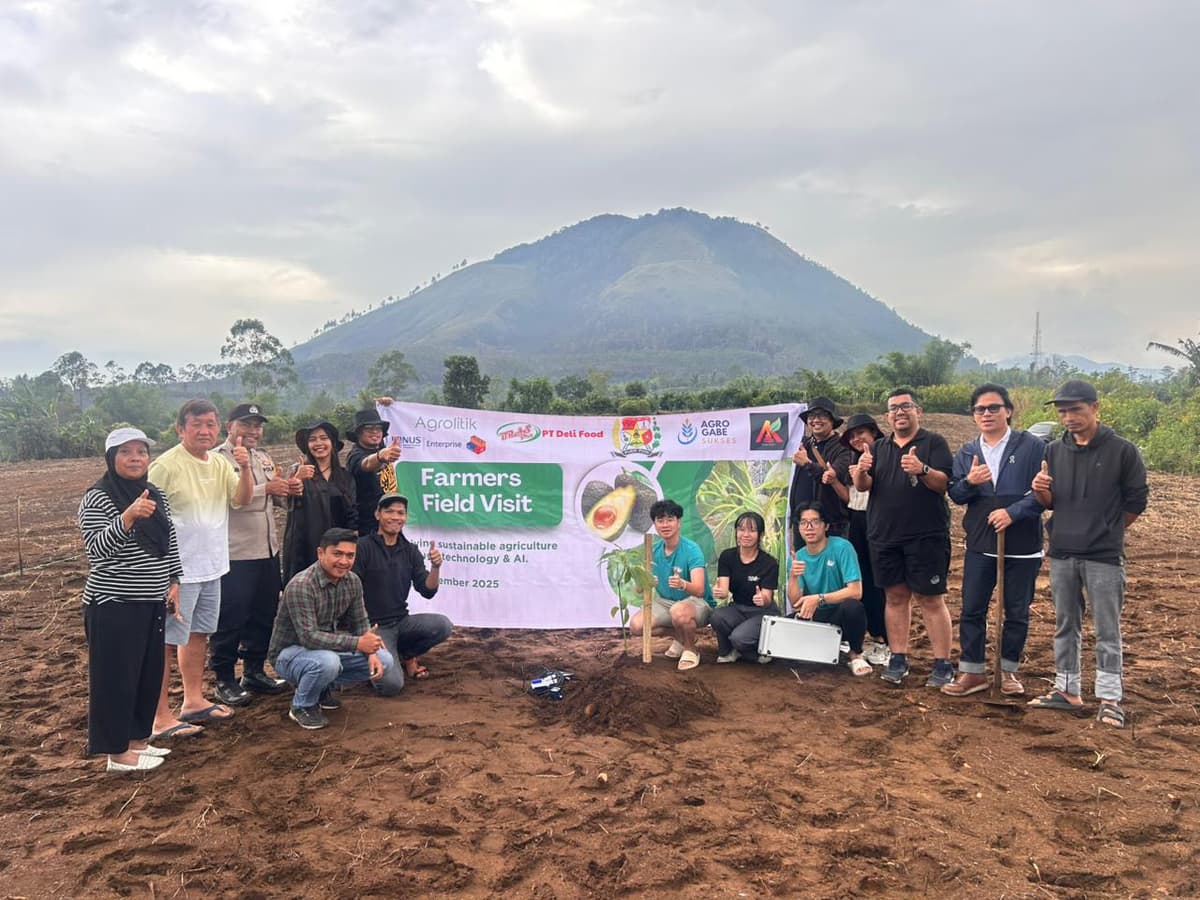 Smallholder farmer using Agrolitik